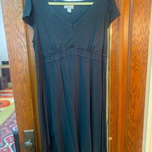 Anne Taylor LOFT Black Ruched Maxi Sundress